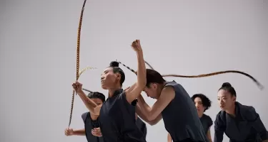 Hung Dance, BIRDY © Luk Hunag.