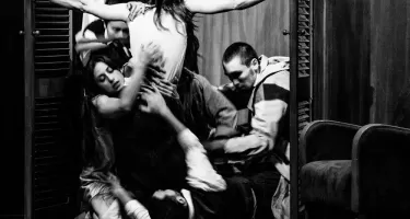 Peeping Tom, Diptych © Maarten Vanden Abeele.