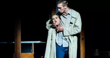 Peeping Tom, Diptych © Maarten Vanden Abeele.