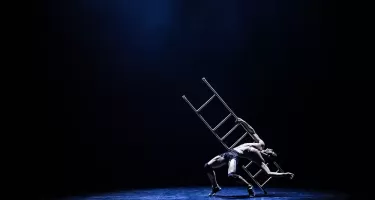 Recirquel, Paradisum © Balint Hirling. Performer: Andril Maslov.