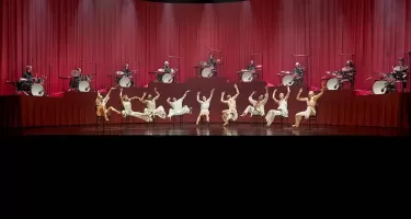 Stephanie Lake Company, Manifesto © Sam Roberts.